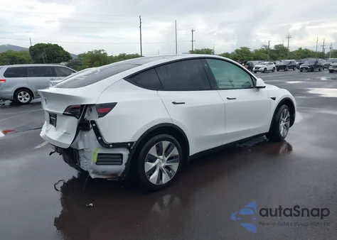 2020 Tesla Model Y Long Range Dual Motor All-Wheel Drive z USA, uszkodzony, nr VIN 5YJYGDEE3LF043800